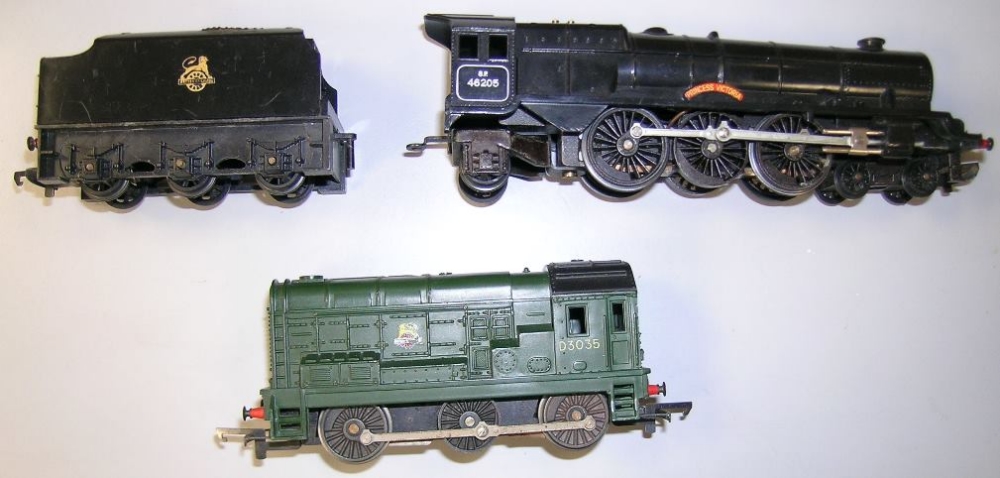 Tri-ang Railways. 4-6-2 loco and tender. 46205 'Princess Elizabeth', black. B.R. Un-boxed. R.