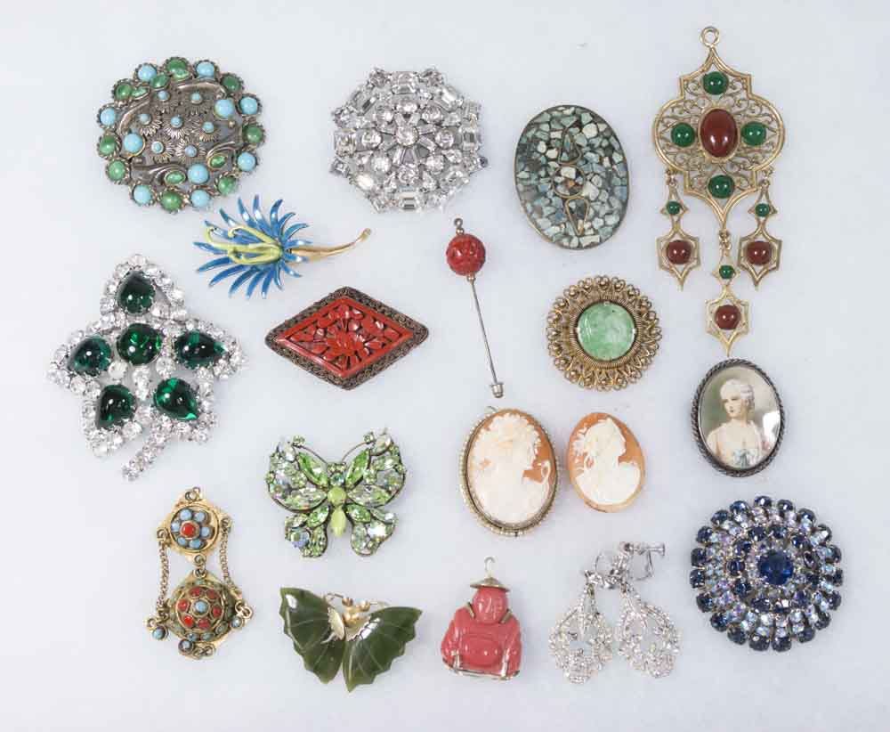 Tray Lot Vintage Costume Jewelry