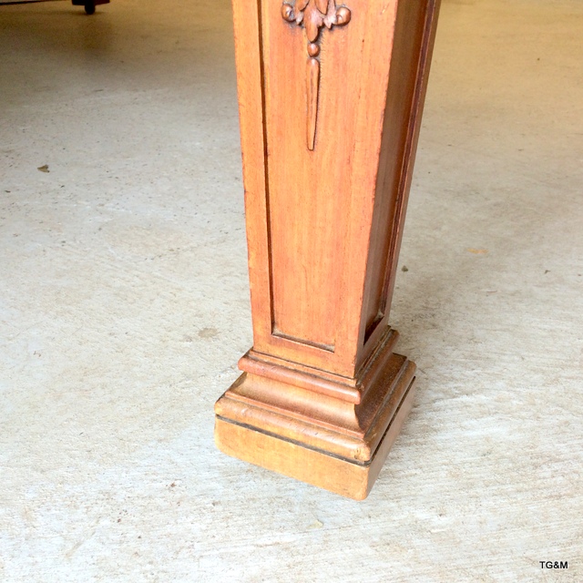 Warring and Gillows mahogany extending dining table on tapered legs with brass casters, carved - Image 3 of 10