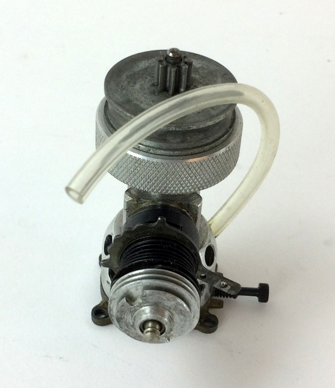 Cox p/n 1970 engine with parts - Image 4 of 6