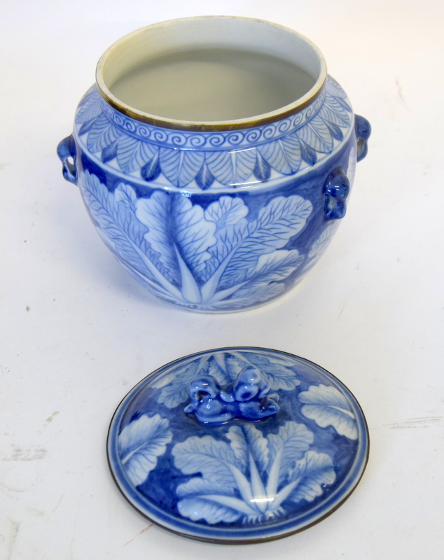 Oriental blue and white decorated jar and cover on a carved wooden stand - Image 3 of 9