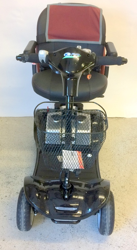 Kymco mobility scooter with charger - Image 7 of 10