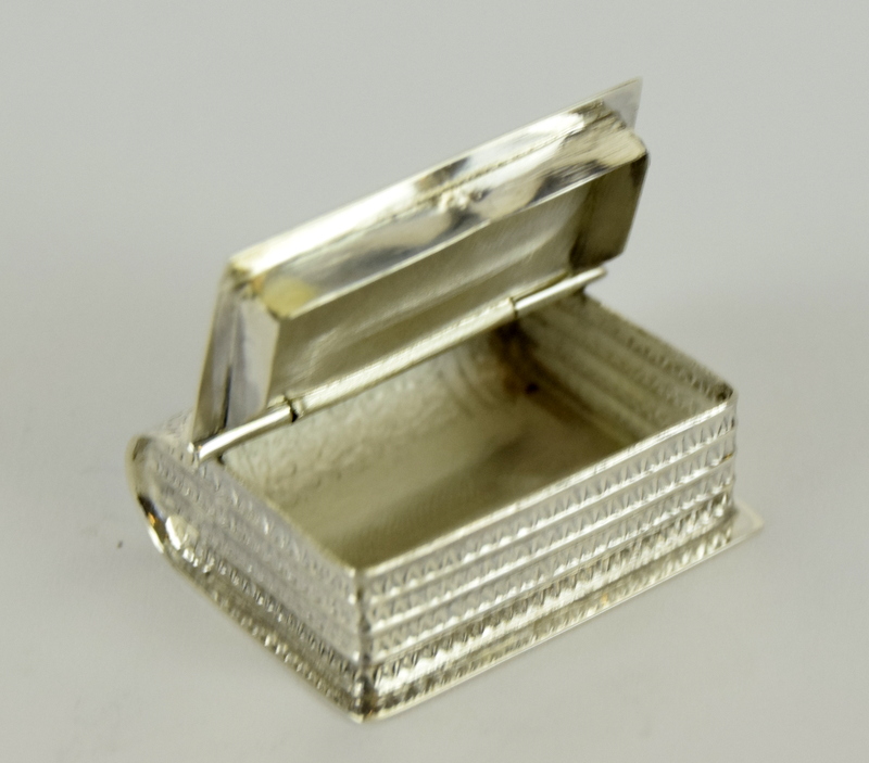 a 925 silver pill box in the form of a book - Image 4 of 4