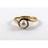 9ct gold ladies Pearl set twist ring size N