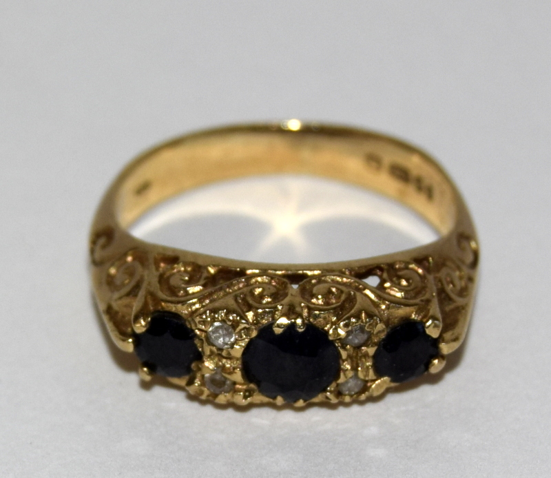 An Antique 9ct gold diamond and sapphire ring. Size L - Image 4 of 4