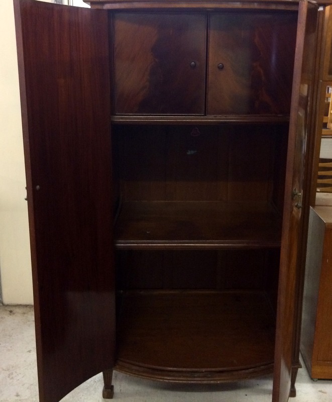 Bow front flame mahogany two door cupboard 150 x 80 x 60cm - Image 2 of 5