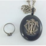 Silver ebony mourning pendant with silver ring
