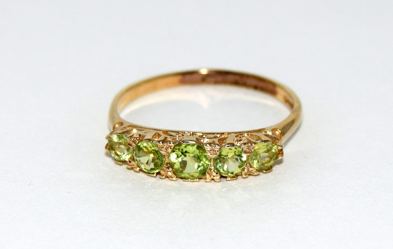 9ct gold Ladies antique set Peridot ring size - Image 3 of 5