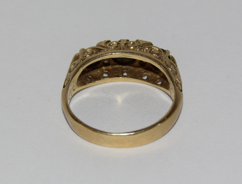 An Antique 9ct gold diamond and sapphire ring. Size L - Image 3 of 4