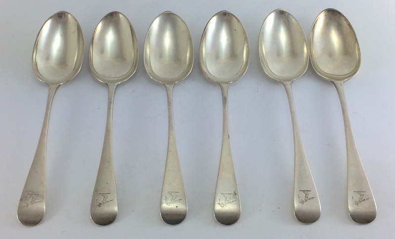 6 Silver Serving Spoons. Hallmarked London 1906 by C.S.H. Length 21.5g. Total Weight 480g