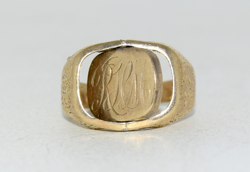 9ct gold gents Masonic twist face signet ring size K - Image 2 of 5