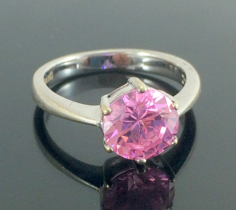 9ct white gold ladies pink Tourmaline ring size L