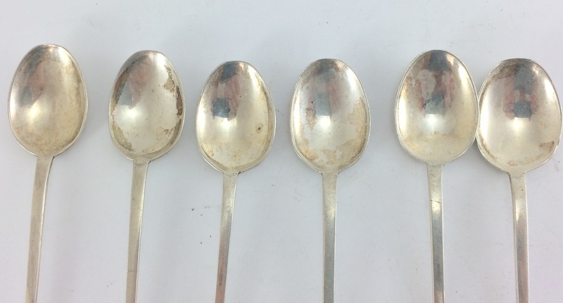 6 Silver teaspoons Spoons. Hallmarked Sheffield 1921 by J T & co. Length 10.5g. Total Weight 70g - Image 3 of 5