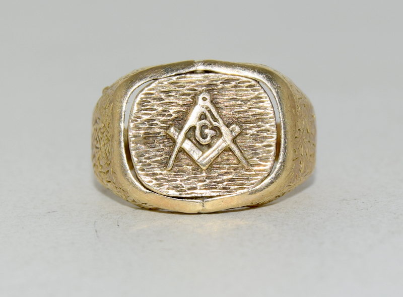 9ct gold gents Masonic twist face signet ring size K