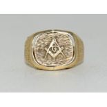 9ct gold gents Masonic twist face signet ring size K