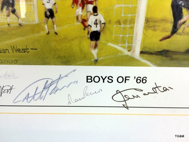 Signed Ltd Edition Print 1966 England World Cup Winning tean. - Bild 2 aus 8