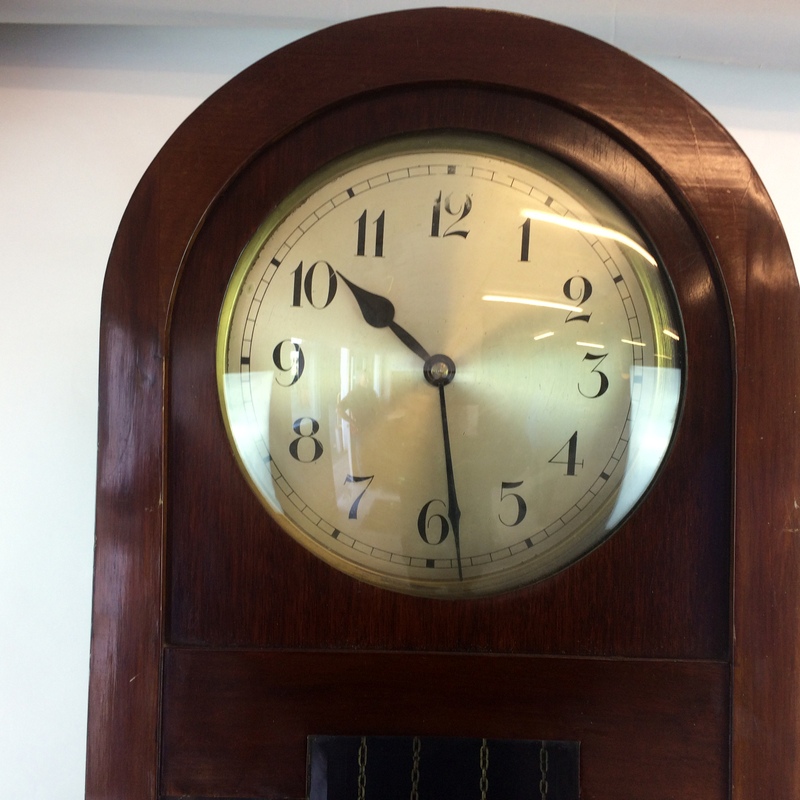 Round head grandmother striking clock in a mahogany case with weights and mechanism - Image 2 of 7