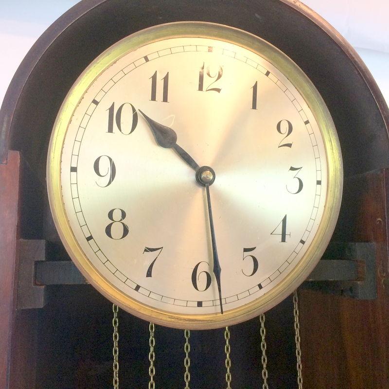 Round head grandmother striking clock in a mahogany case with weights and mechanism - Image 7 of 7