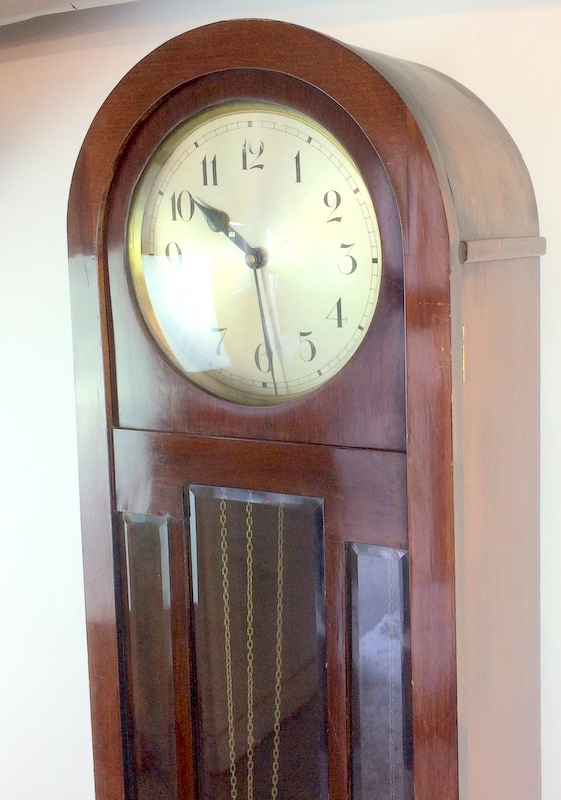 Round head grandmother striking clock in a mahogany case with weights and mechanism - Image 5 of 7