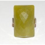 Silver green crystallite fashion ring size M