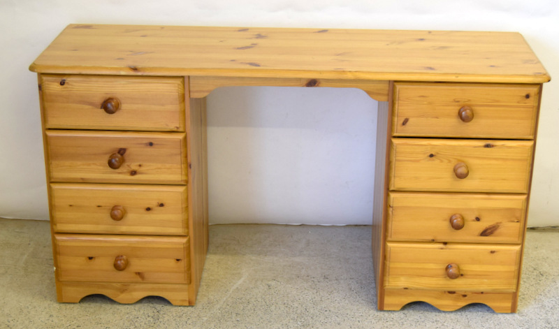 Pine dressing table / desk and pine mirror.. 70 x 135 x 45cm - Image 2 of 4