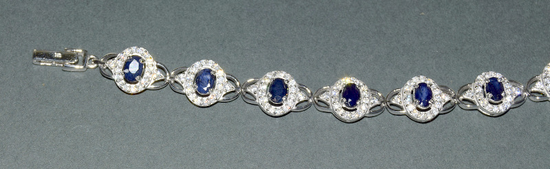 A Very Good Silver Cz And Sapphire Bracelet - Image 3 of 5