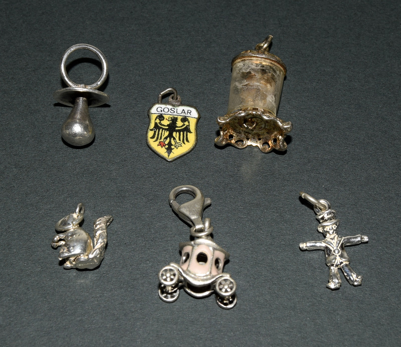 mixed Silver loose charms - Image 5 of 7