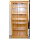 Tall pine adjustable shelf bookcase. 183 x 81 x 31cm