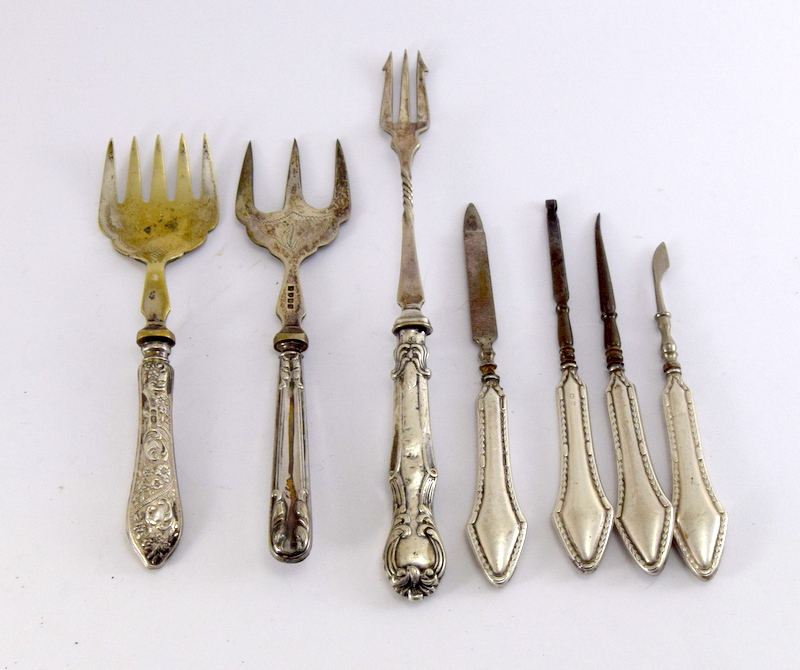 Mix Silver handled items