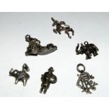Mix loose silver charms 21g