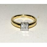 18ct yellow gold diamond ring of 50 points. Size M