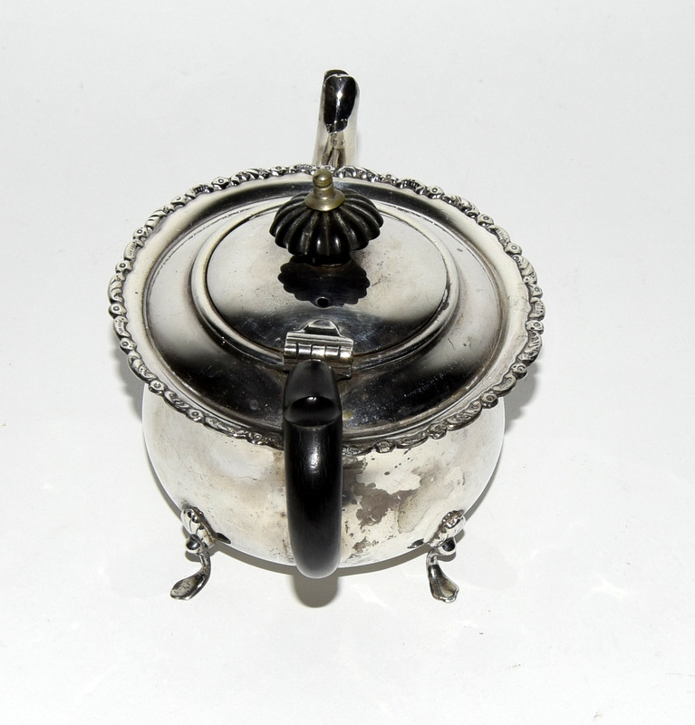 Small silver teapot - Image 2 of 5