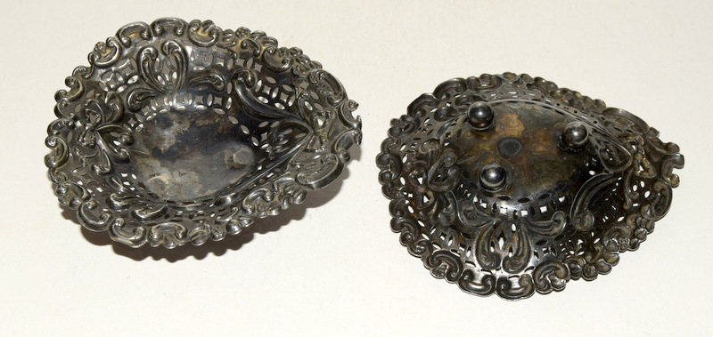 Pair of silver heart shaped bon bon dishes - Image 3 of 4