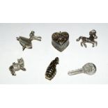 Mix loose silver charms 20g