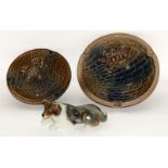 Two Wade Tortoise ashtrays and a Wade Collie dog