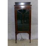 Mahogany 2 shelf glass door display case. 145 x 55 x 35cm