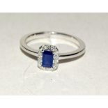 18ct white gold sapphire and diamond cluster ring. Size M