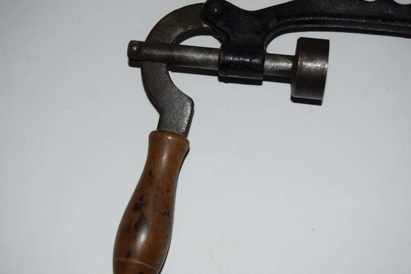 Vintage shotgun cartridge Crimper - Image 4 of 5