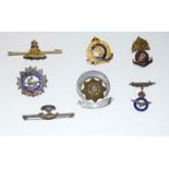 Seven assorted WW1 & WW2 sweetheart brooches including silver to the Bedforshire Regiment - Royal