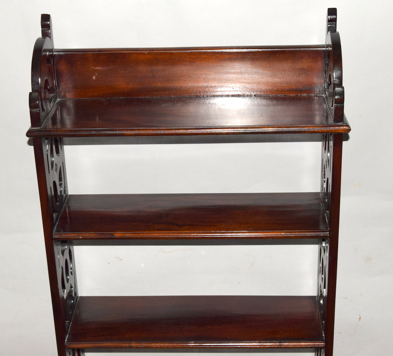 Mahogany bookshelf with 4 drawers. 109 x 52 x 17cm - Image 2 of 5