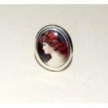 Silver cameo style ring. Size O