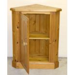 Pine corner unit. 87 x 70 x 43cm