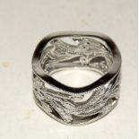 Silver fashion ring filigree cut ring size Q