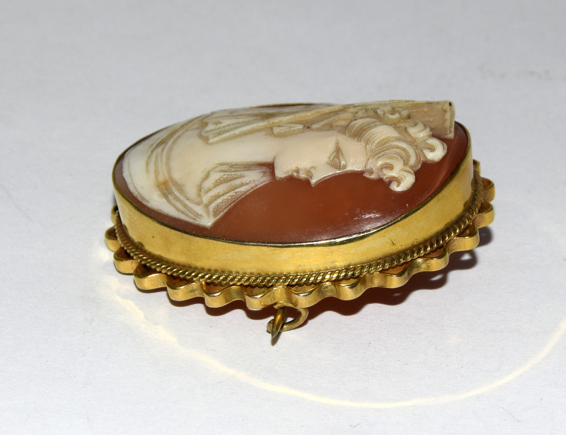 9ct gold cameo brooch - Image 2 of 4