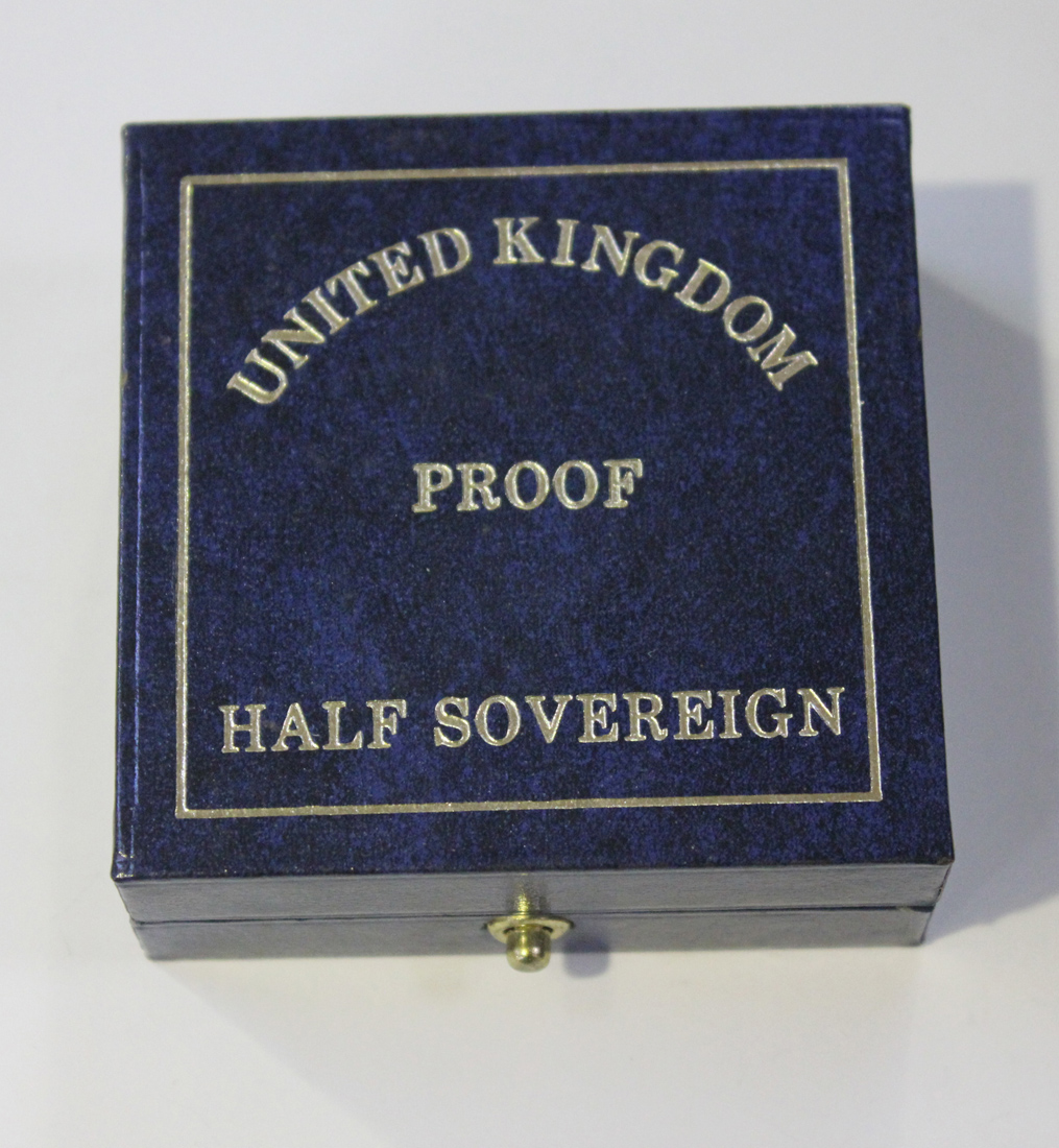 A United Kingdom proof half-sovereign 1989 commemorating The Five Hundredth Anniversary of the First - Image 2 of 2