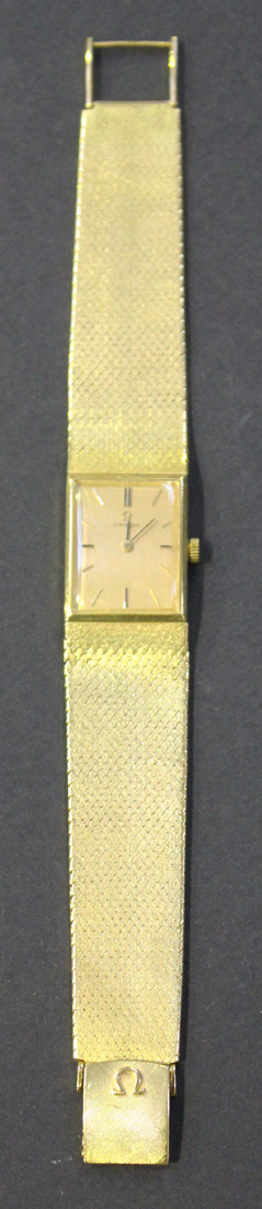 An Omega 18ct gold rectangular cased gentleman's bracelet wristwatch with a signed circular jewelled - Image 5 of 5