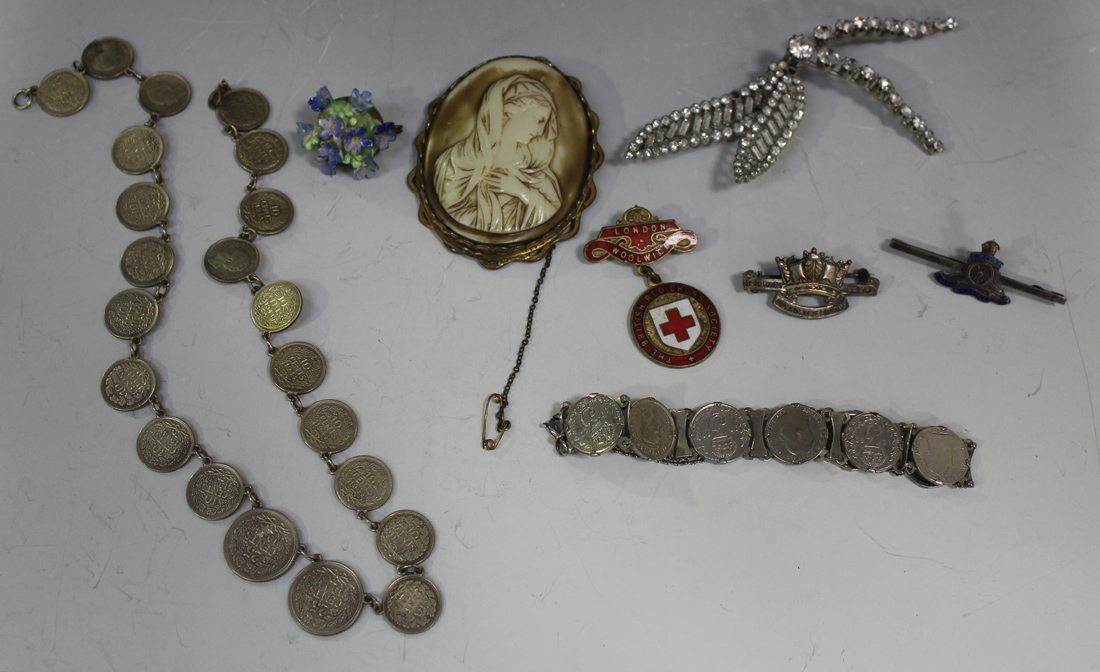 A collection of British coins, including a Victoria Young Head crown 1845, a Victoria Jubilee Head - Image 3 of 4