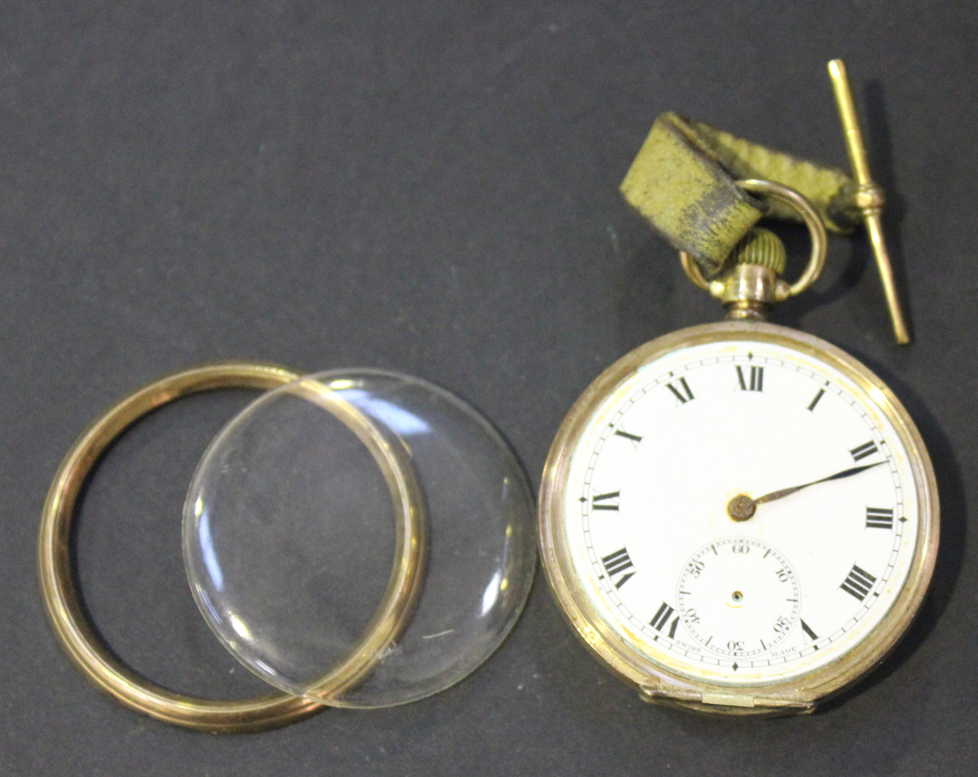 A 9ct gold cased keyless wind open-faced gentleman's pocket watch, Chester 1924, case diameter