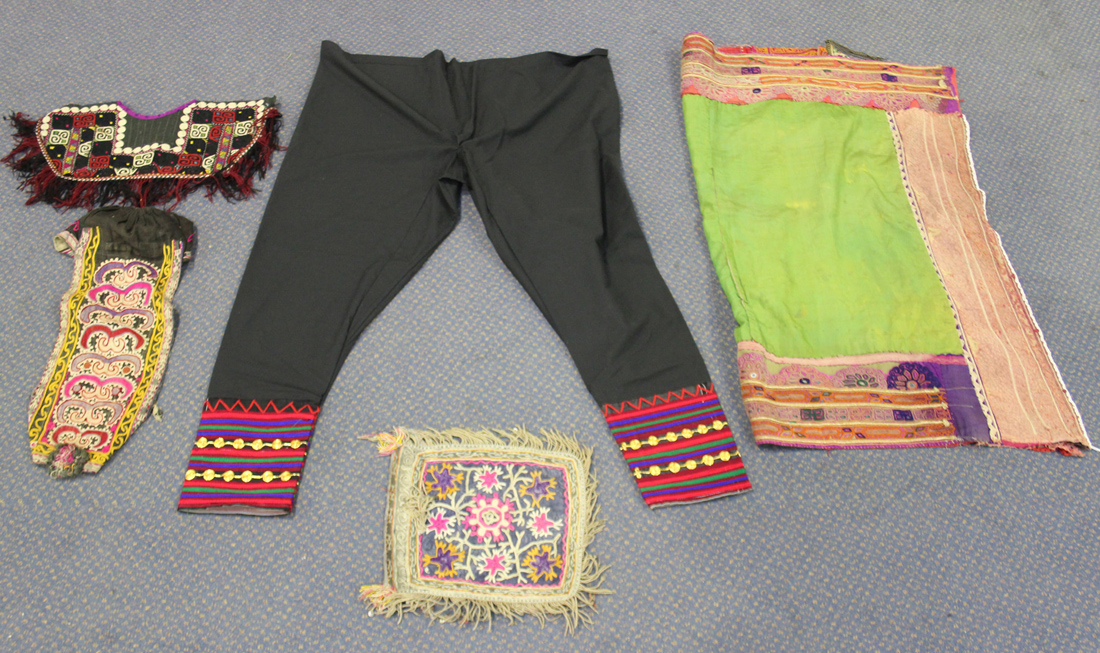 A quantity of mostly 20th century Indian needlework textiles, including clothing and embroidered - Image 3 of 4