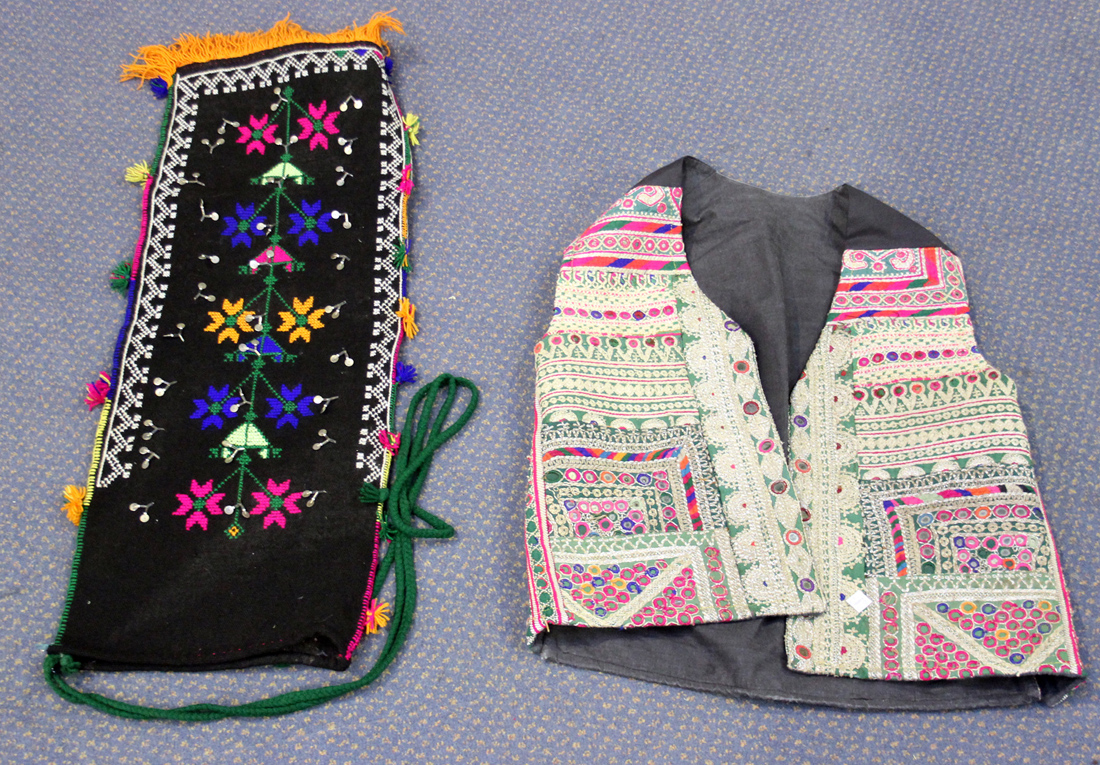 A quantity of mostly 20th century Indian needlework textiles, including clothing and embroidered - Image 4 of 4